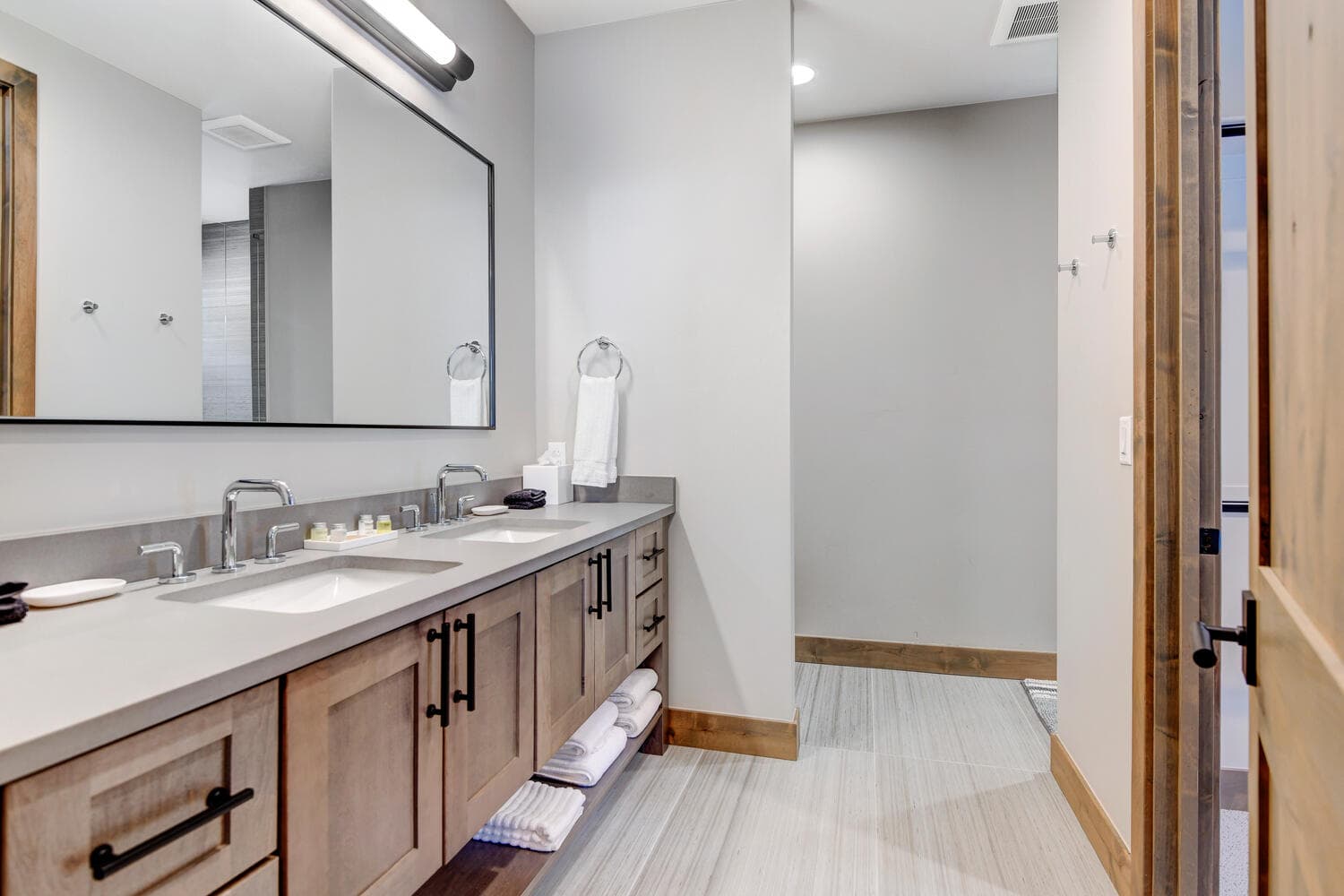 Meadow Glade Pond Chalet - Image 16