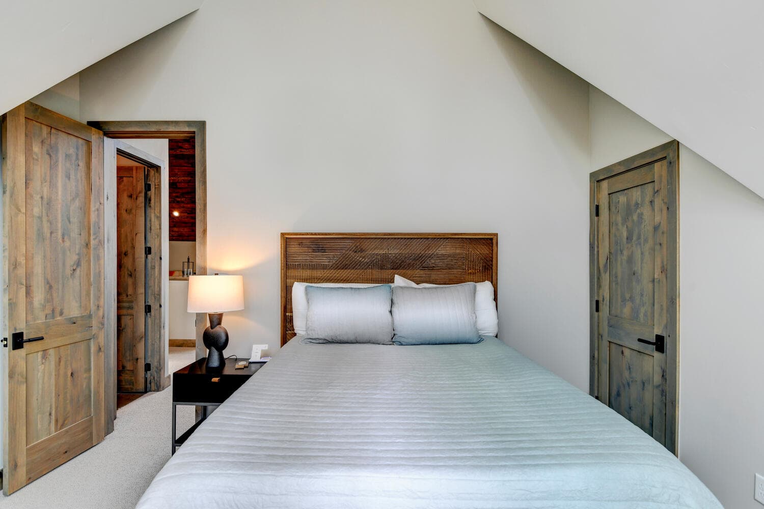 Meadow Glade Pond Chalet - Image 27