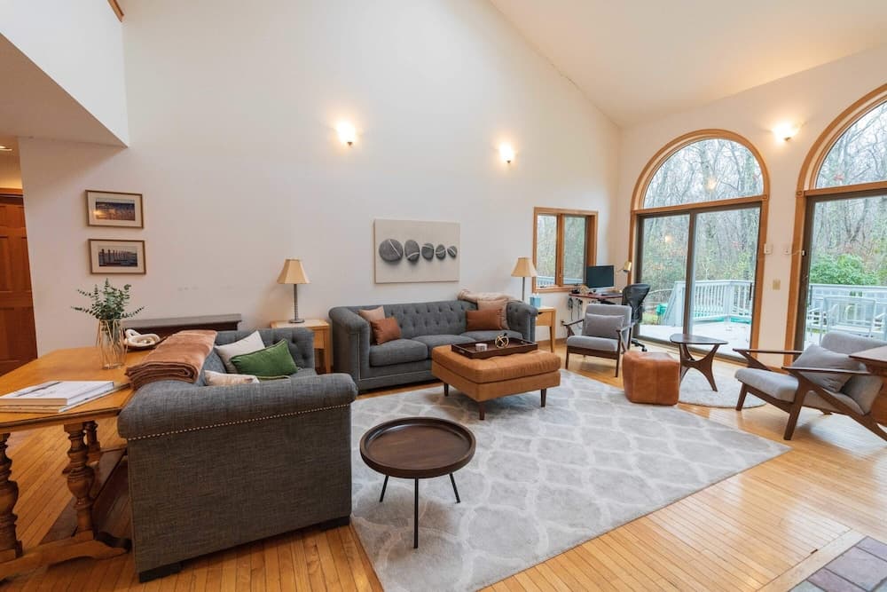 Meadowood Manor - Image 4