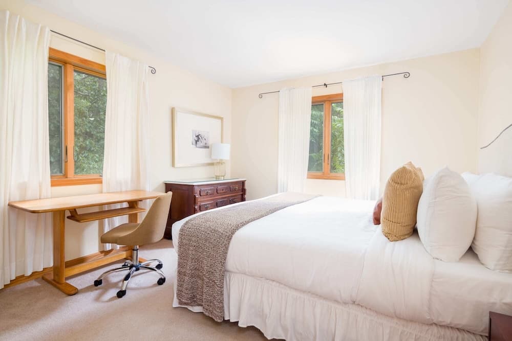 Meadowood Manor - Image 13