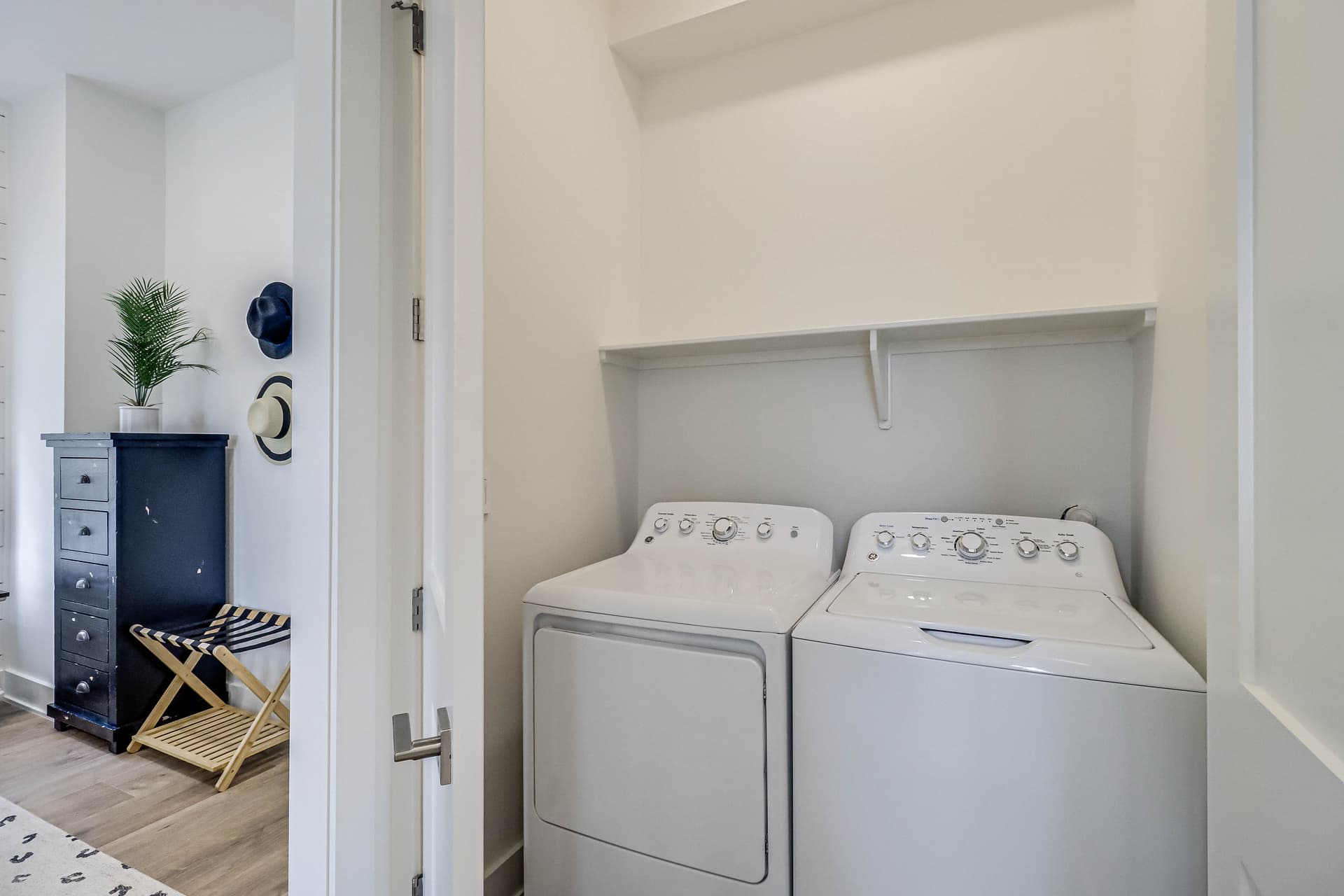 Meet Out Back - Image 38