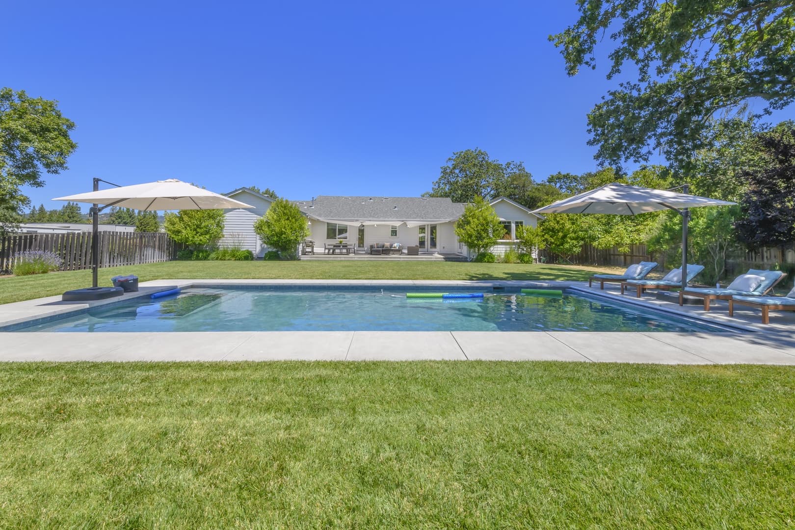 MacArthur House - Image 2