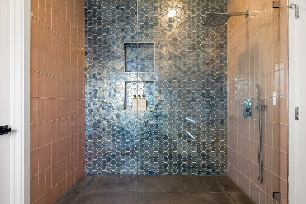 Palm Lighthouse - Image 16