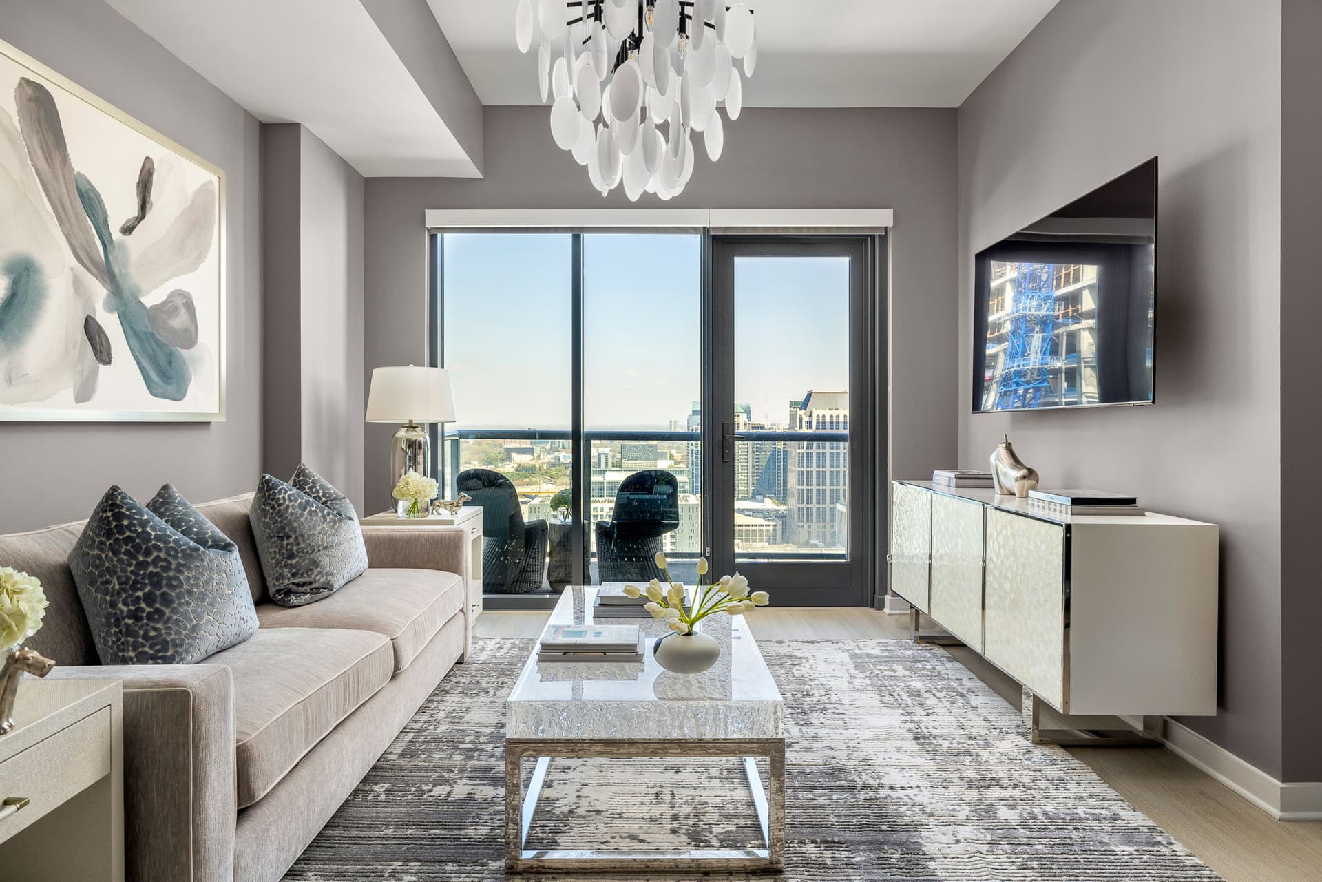 Midtown Mystique - Image 4