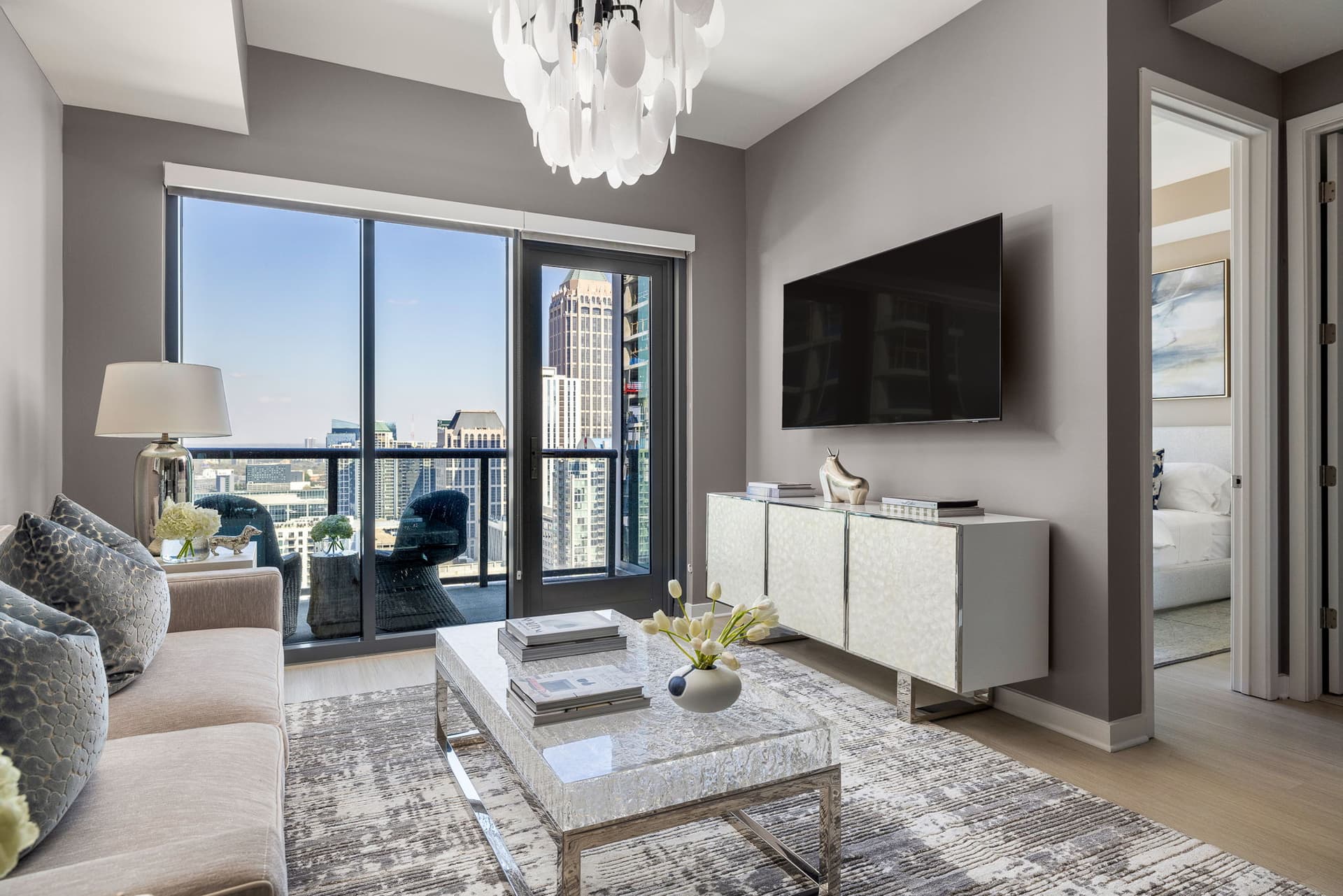 Midtown Mystique - Image 8