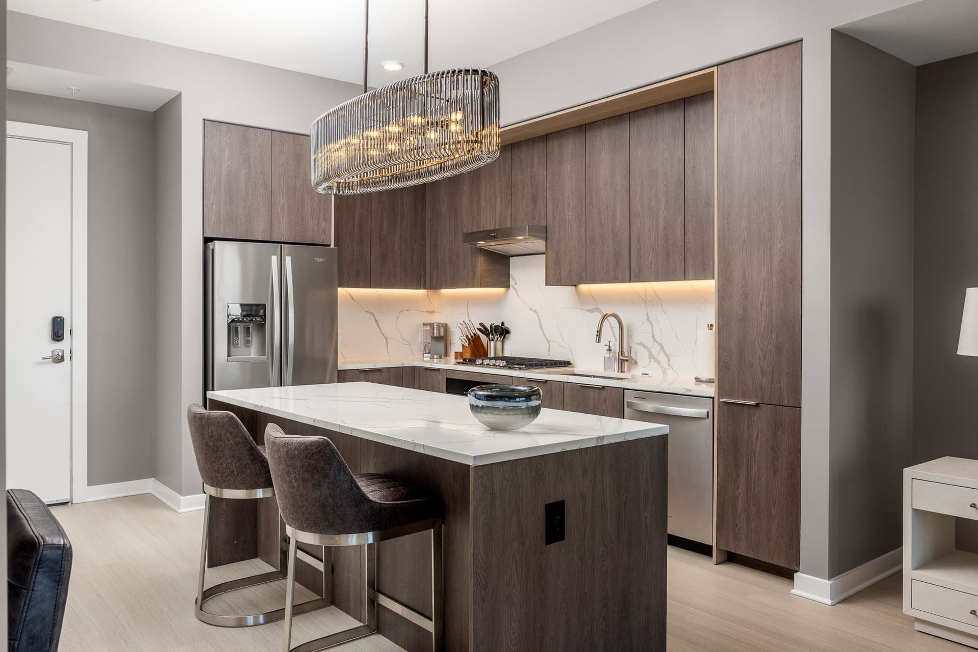 Midtown Mystique - Image 5