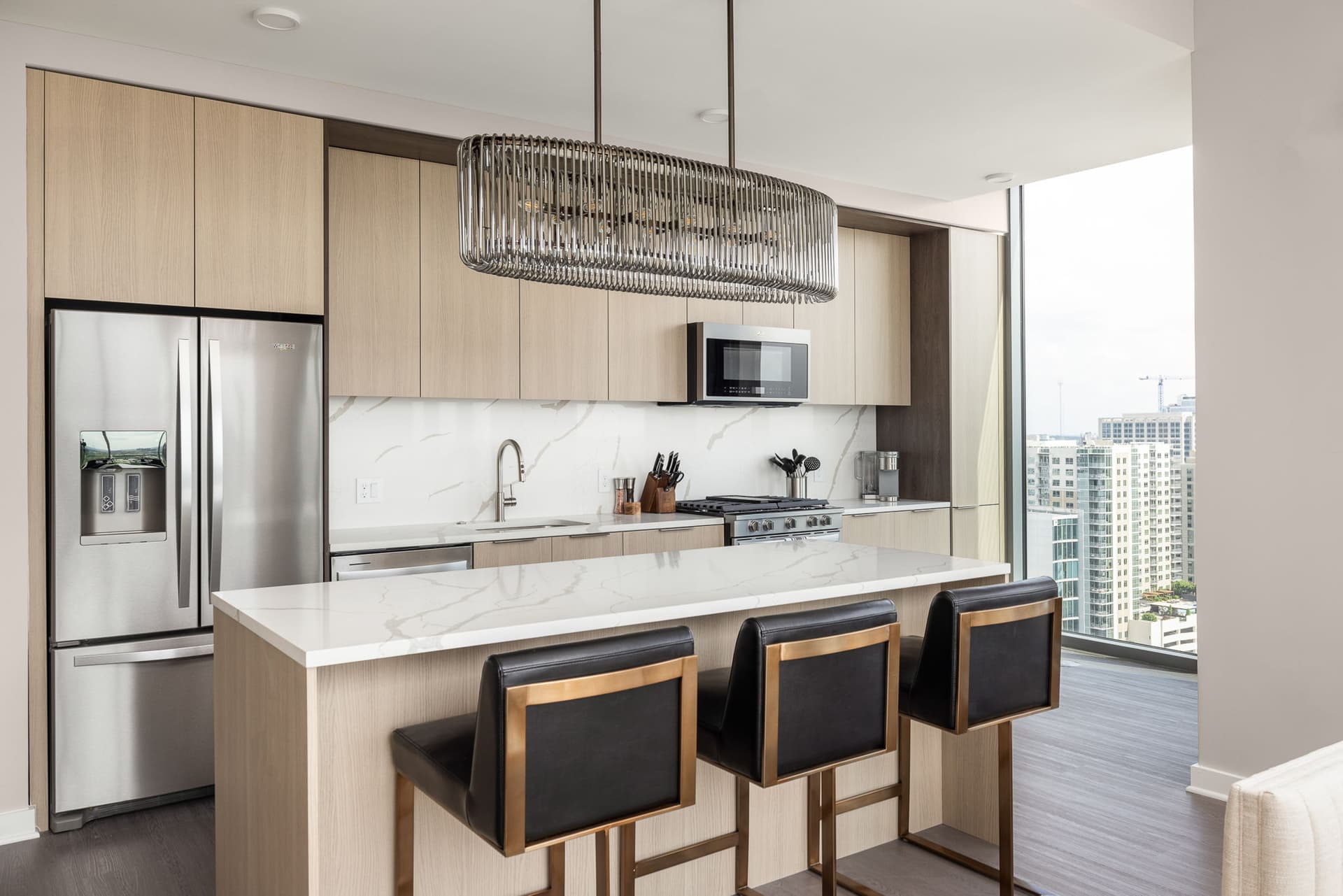 Midtown Sunset - Image 23