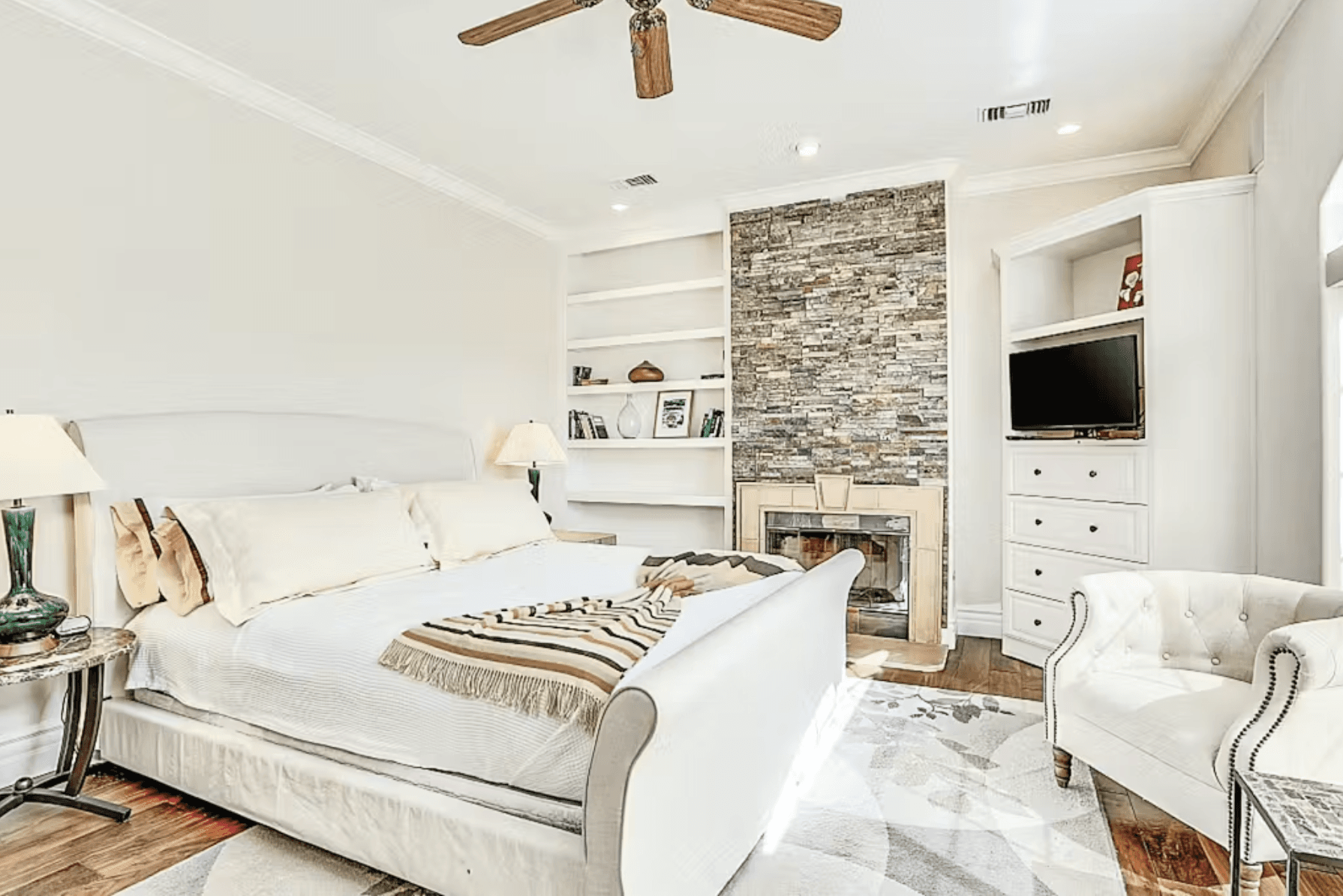 Indulgent Escape House - Image 15