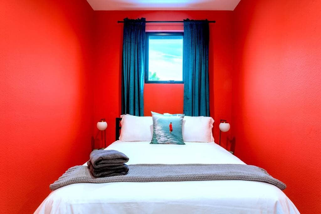 Queen's Gambit - Image 37