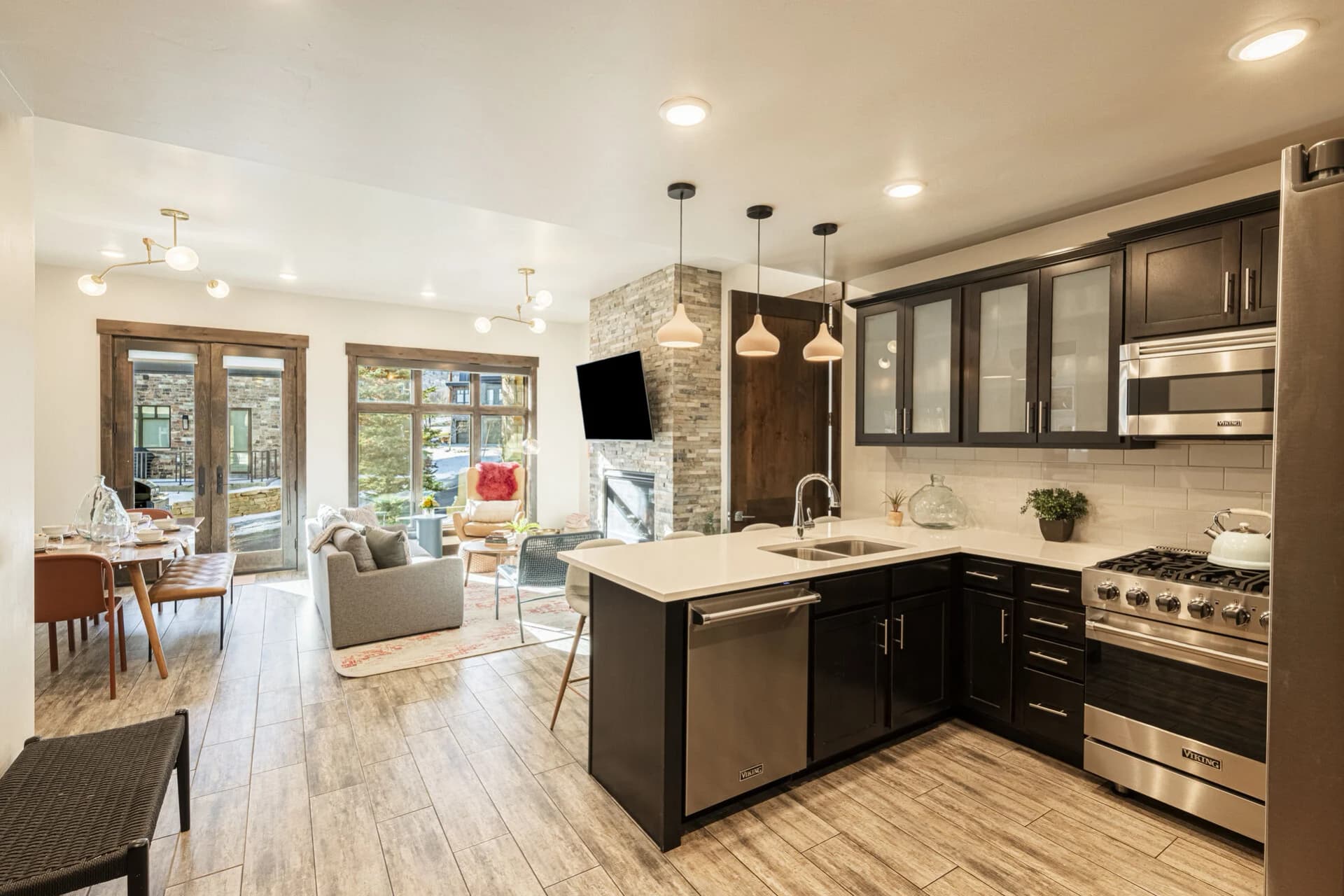 Blackstone Condo #108 - Image 9