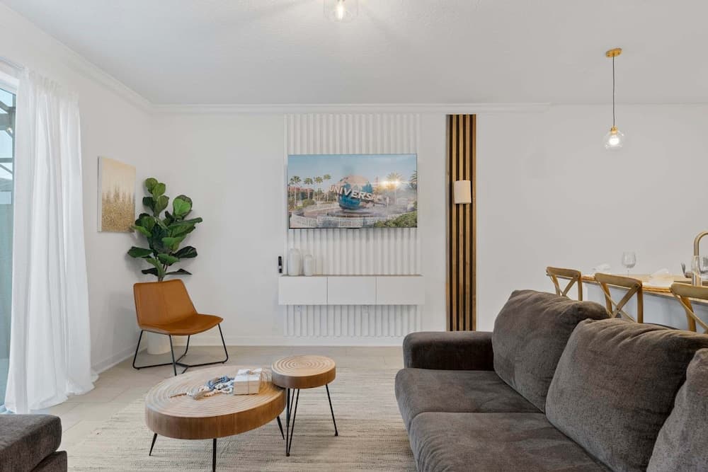 Modern Scrapbook Villa - Image 3