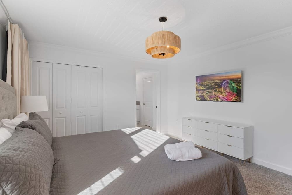 Modern Scrapbook Villa - Image 15