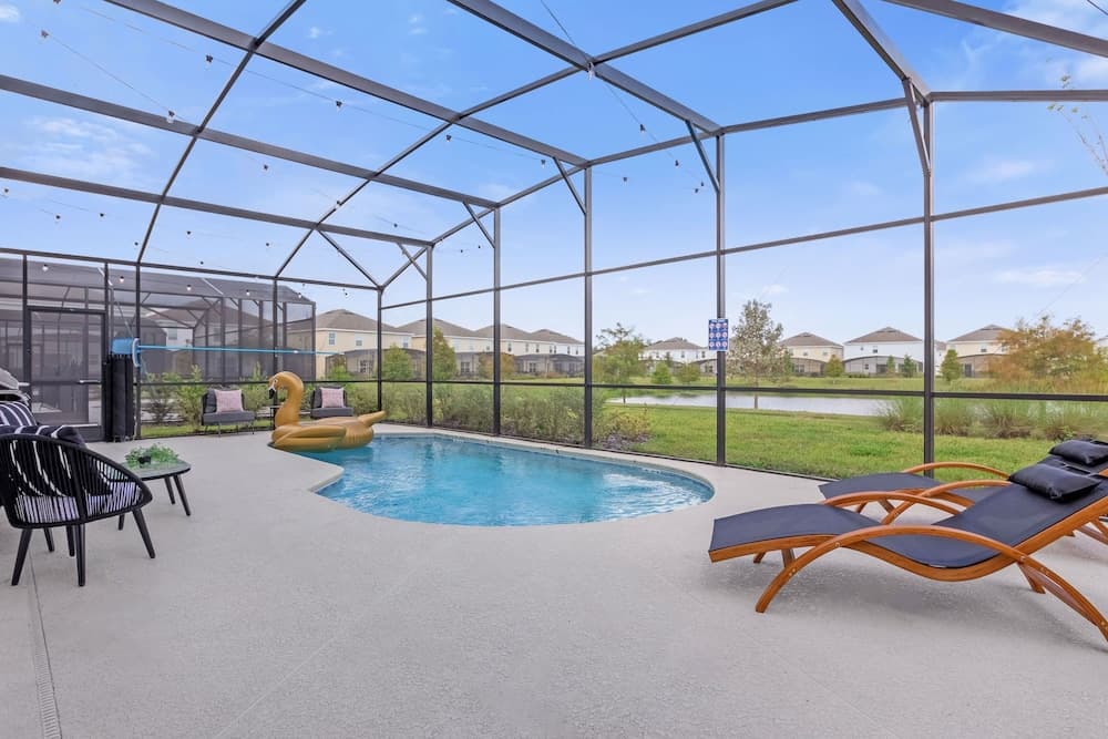 Modern Family Home - Image 2