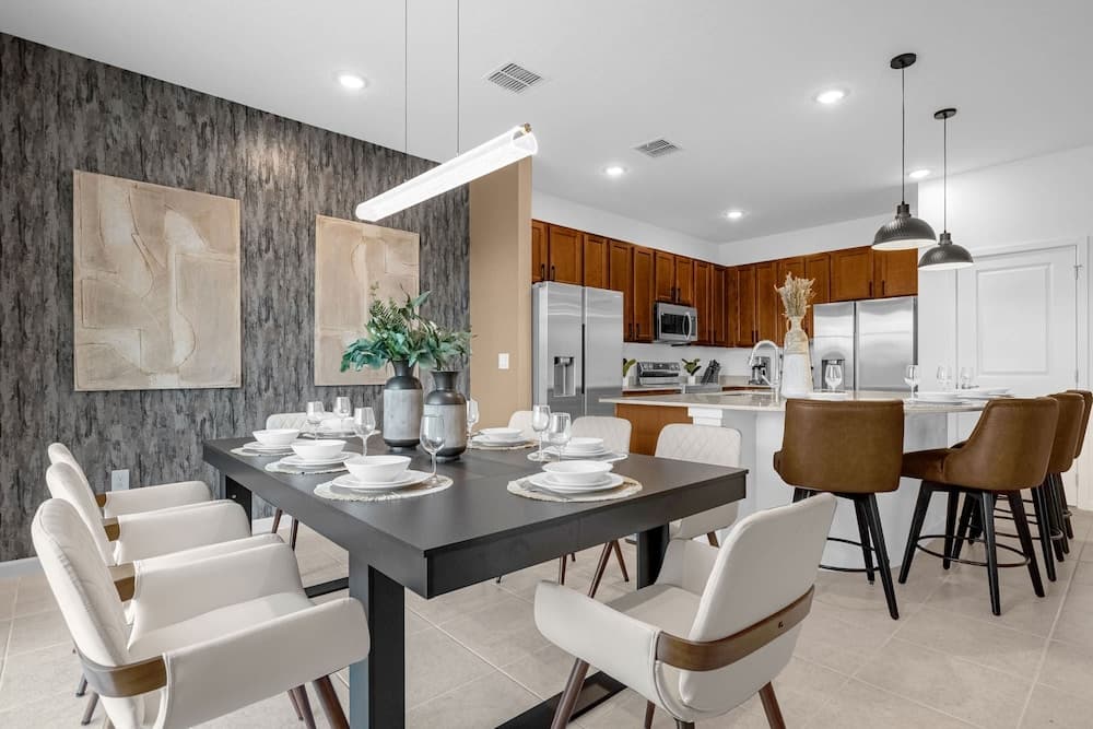 Modern Family Home - Image 5