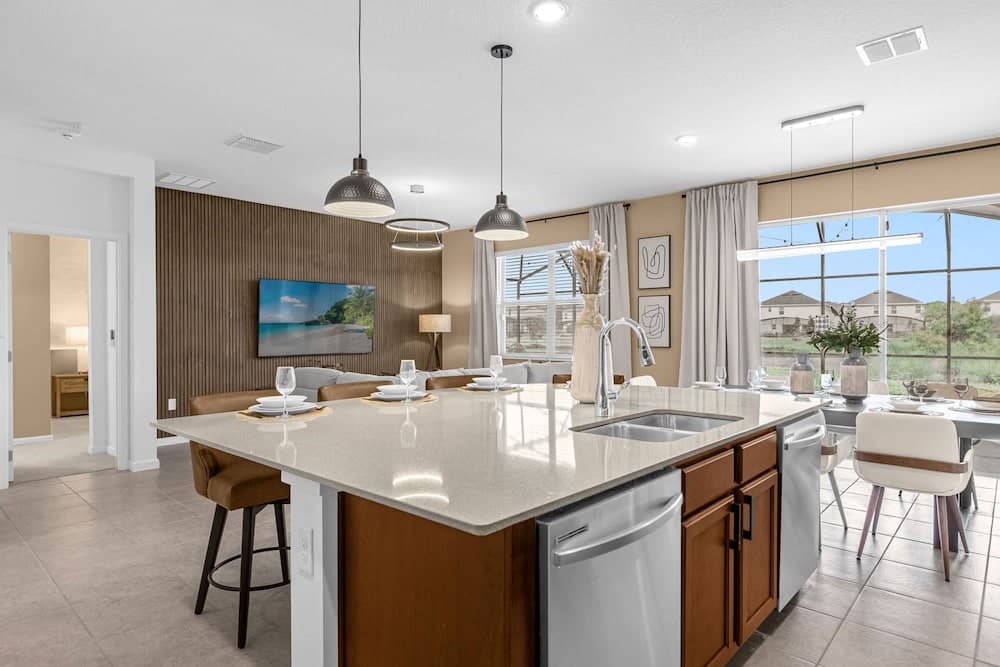 Modern Family Home - Image 7