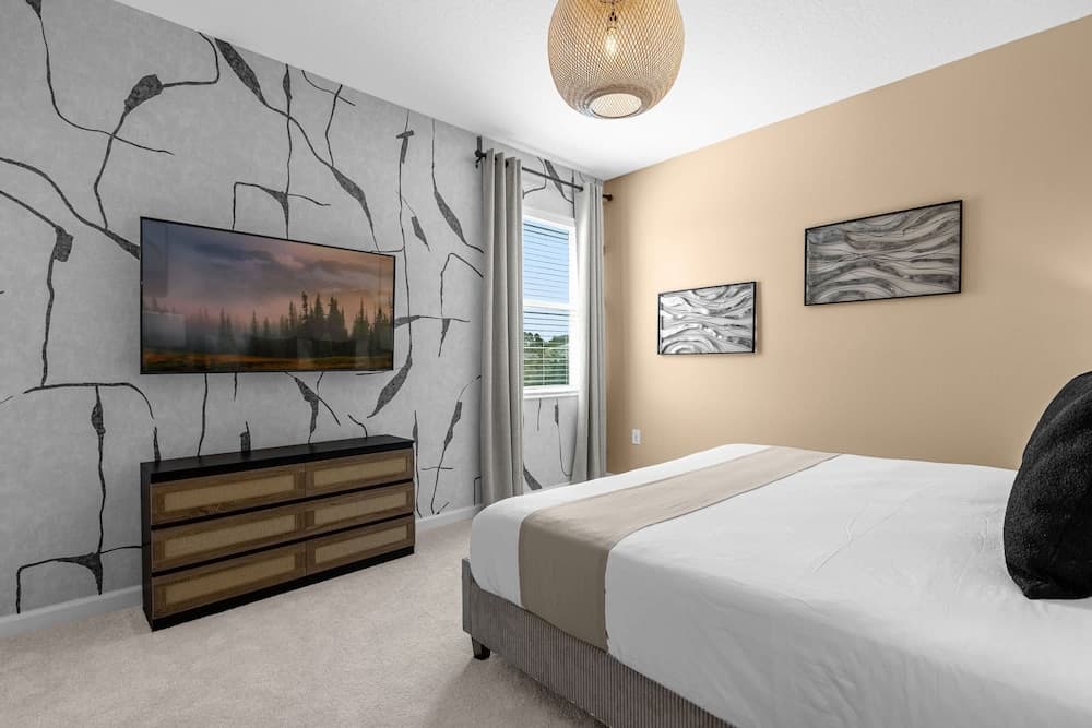 Modern Family Home - Image 23