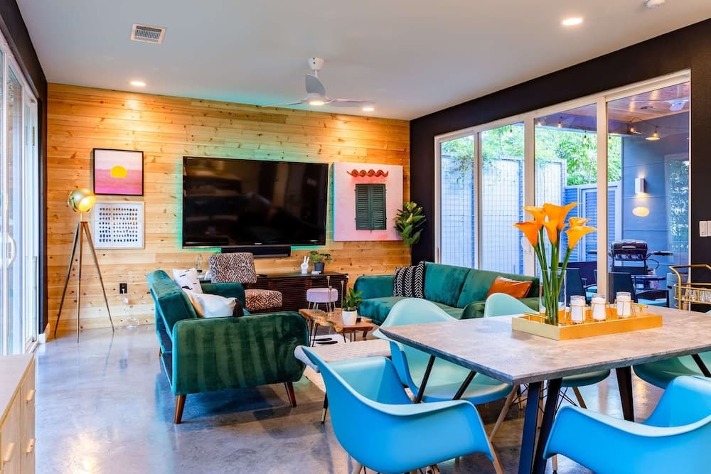 Modern ATX Mansion - Image 6