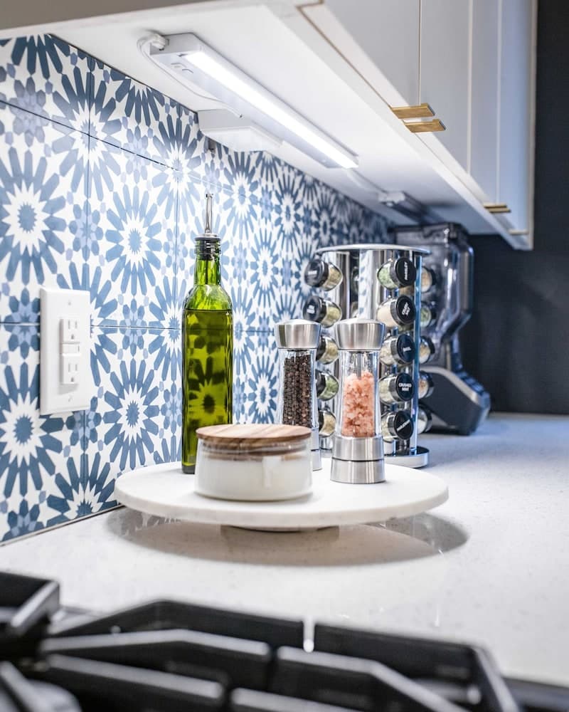 Modern ATX Mansion - Image 10