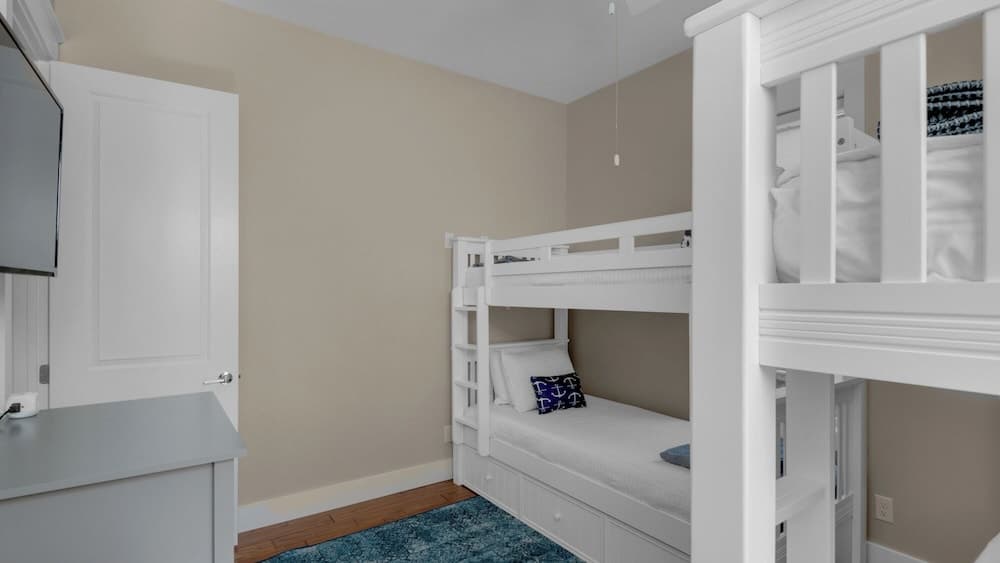 Three Mermaids Haven - Image 3