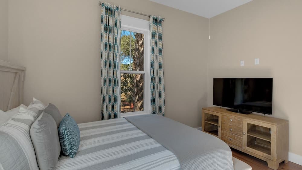 Three Mermaids Haven - Image 6