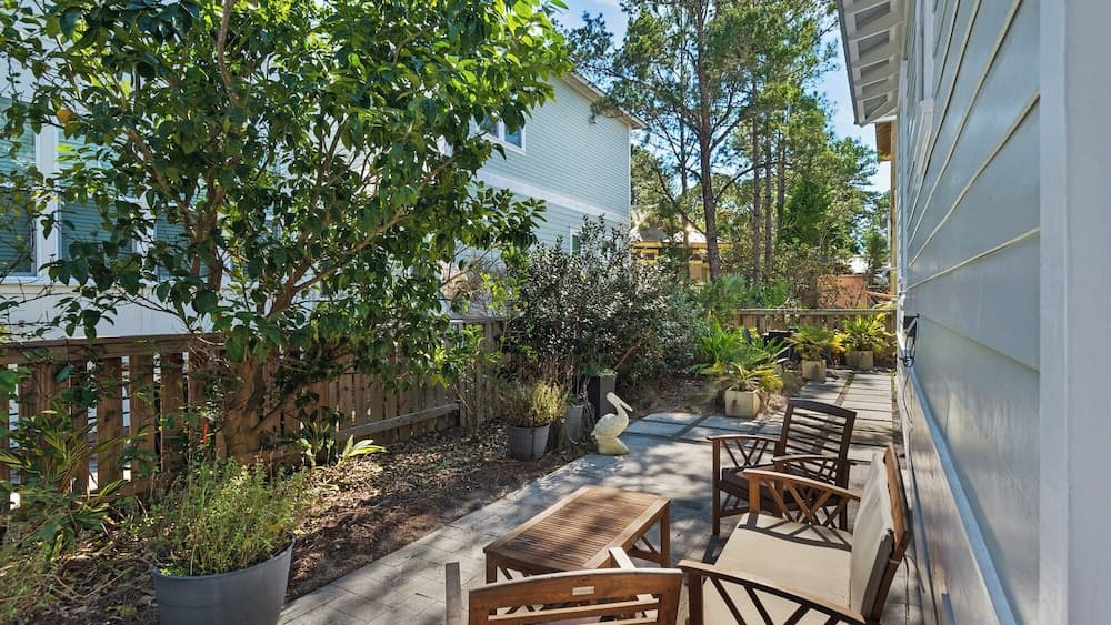 Three Mermaids Haven - Image 31