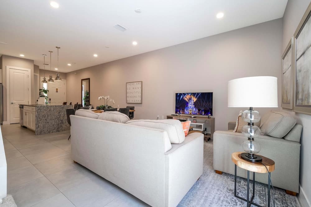 Fantasy Friends Villa - Image 2