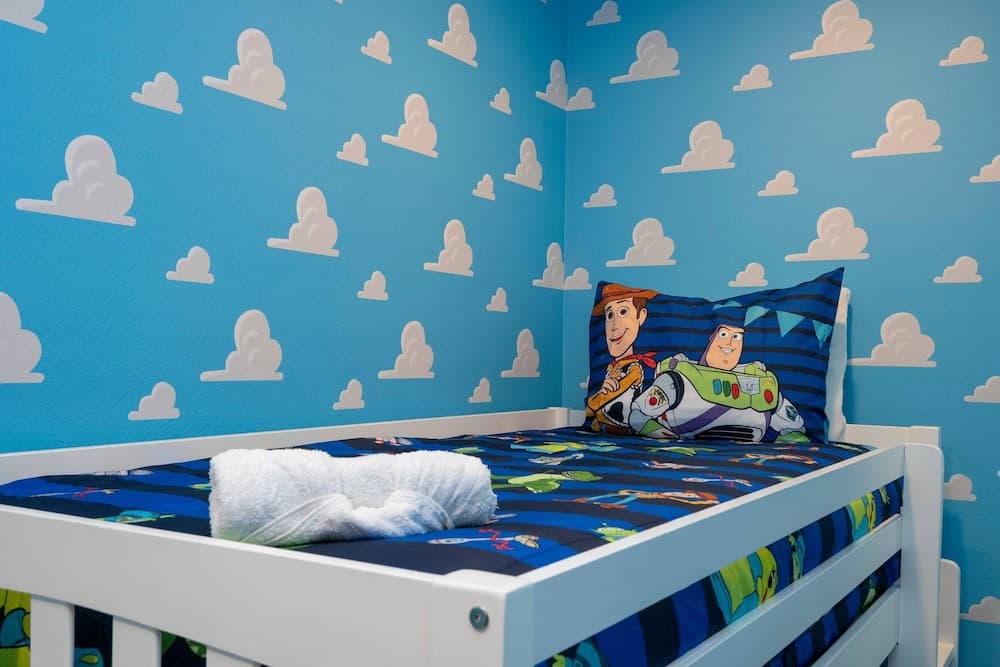 Fantasy Friends Villa - Image 26