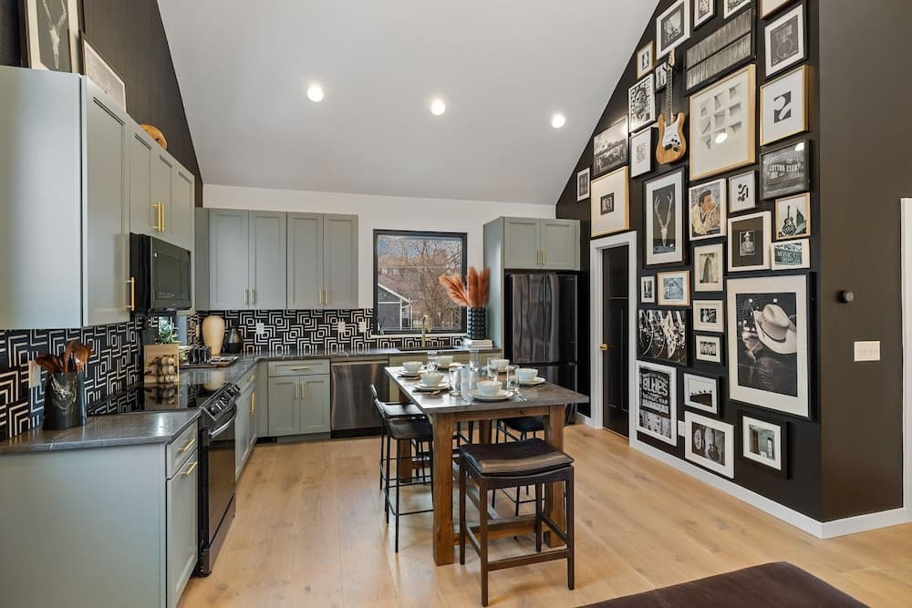 Modern Cowboy - Image 5