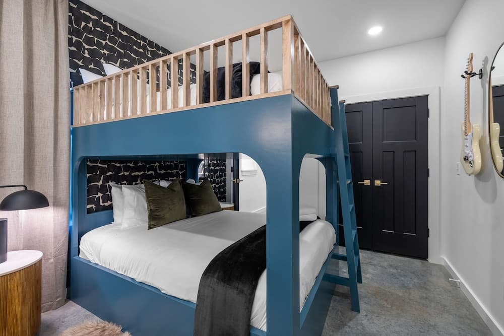 Modern Cowboy - Image 37