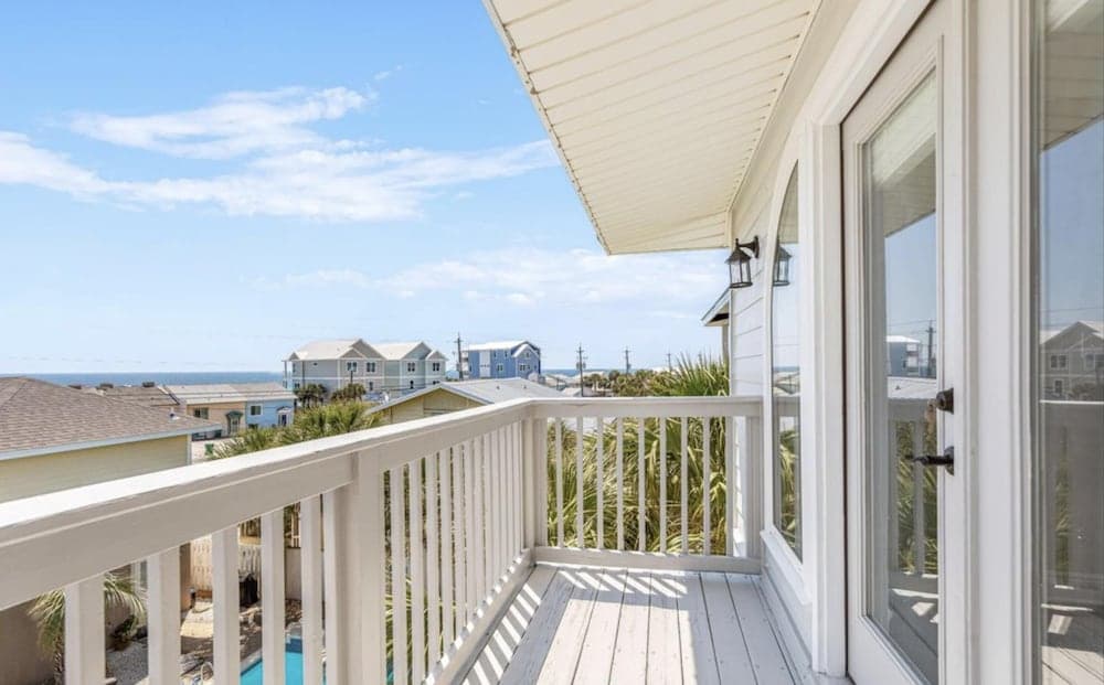 Modern Poolside Villa - Image 17