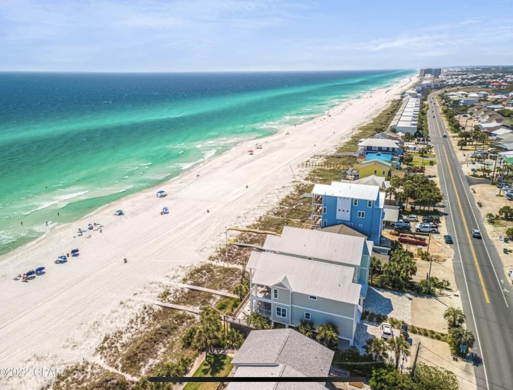 Modern Poolside Villa - Image 34