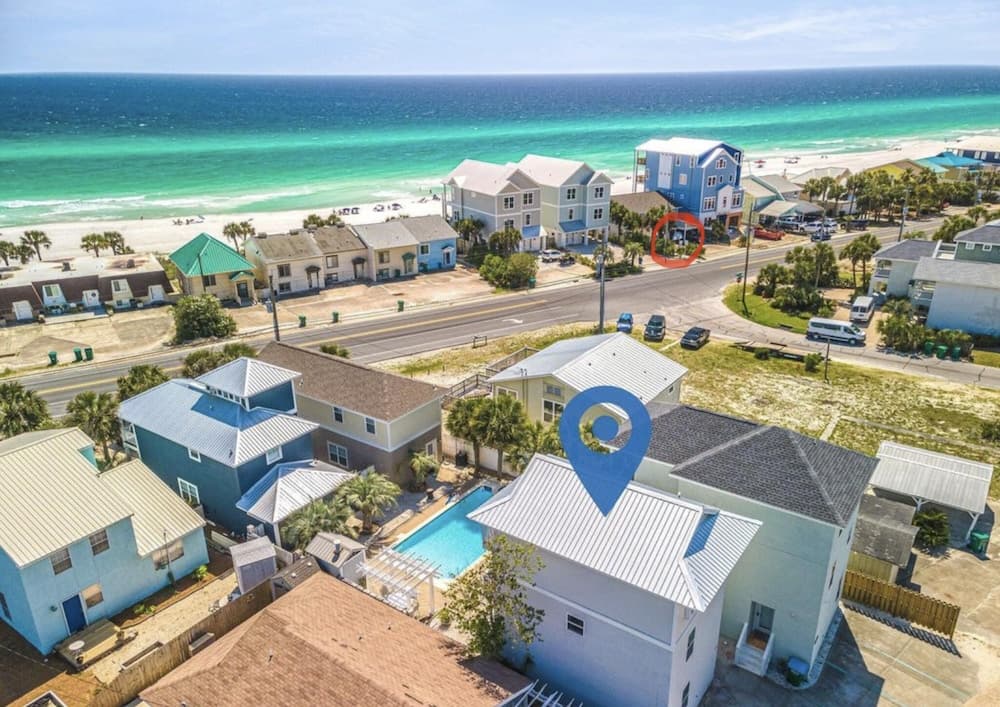 Modern Poolside Villa - Image 2