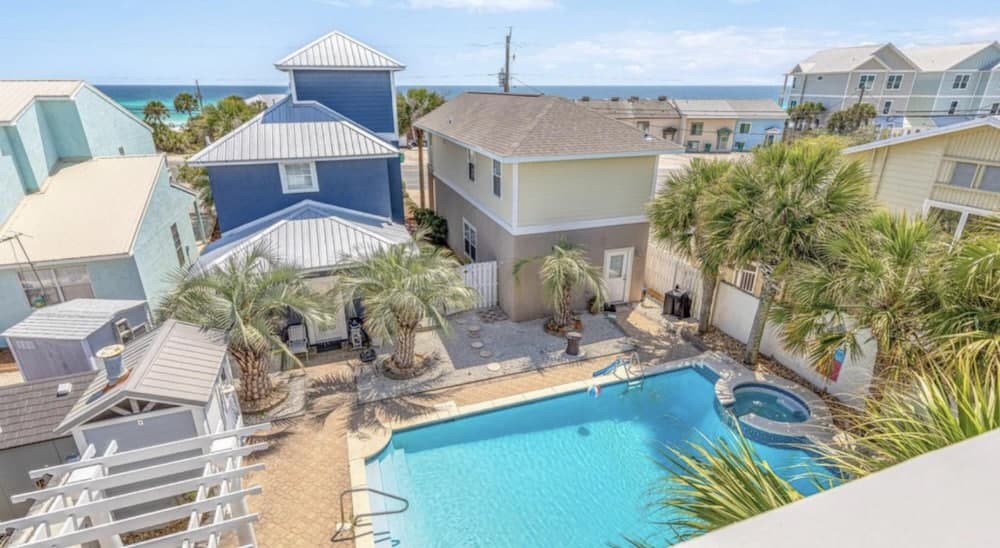 Modern Poolside Villa - Image 26