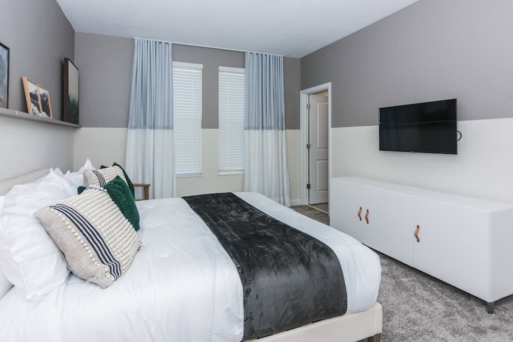 Modern Single Home - Image 12