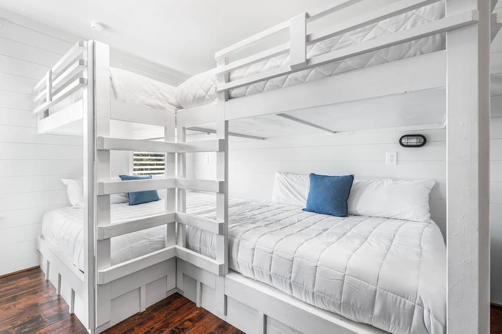 Sunset Cove - Image 23