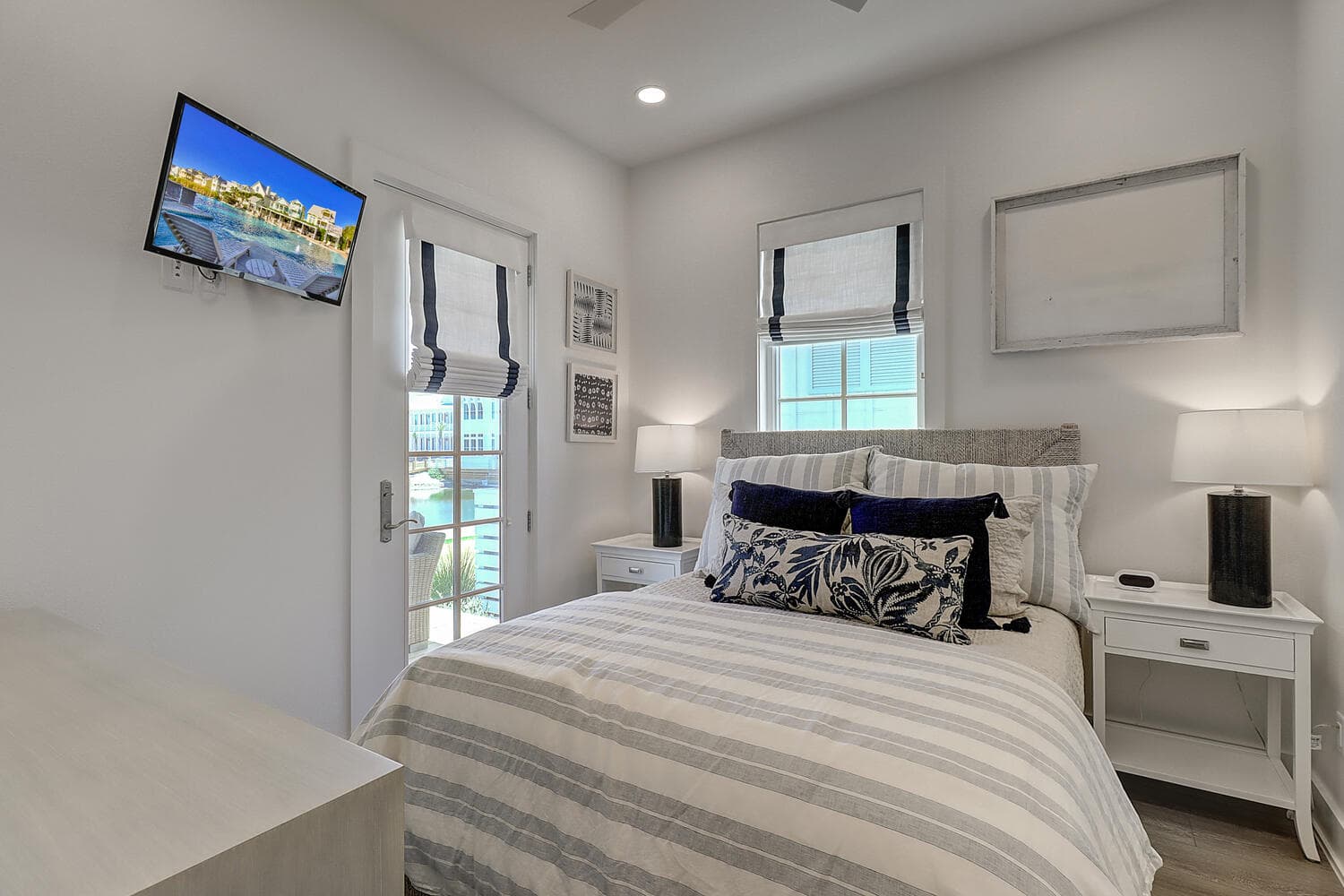 Mollie Sunshine - Image 16