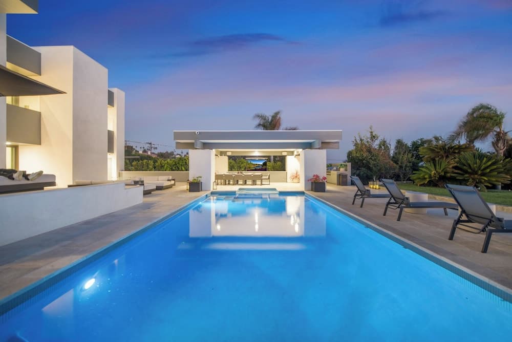 Malibu Masterpiece in the Making - Image 33