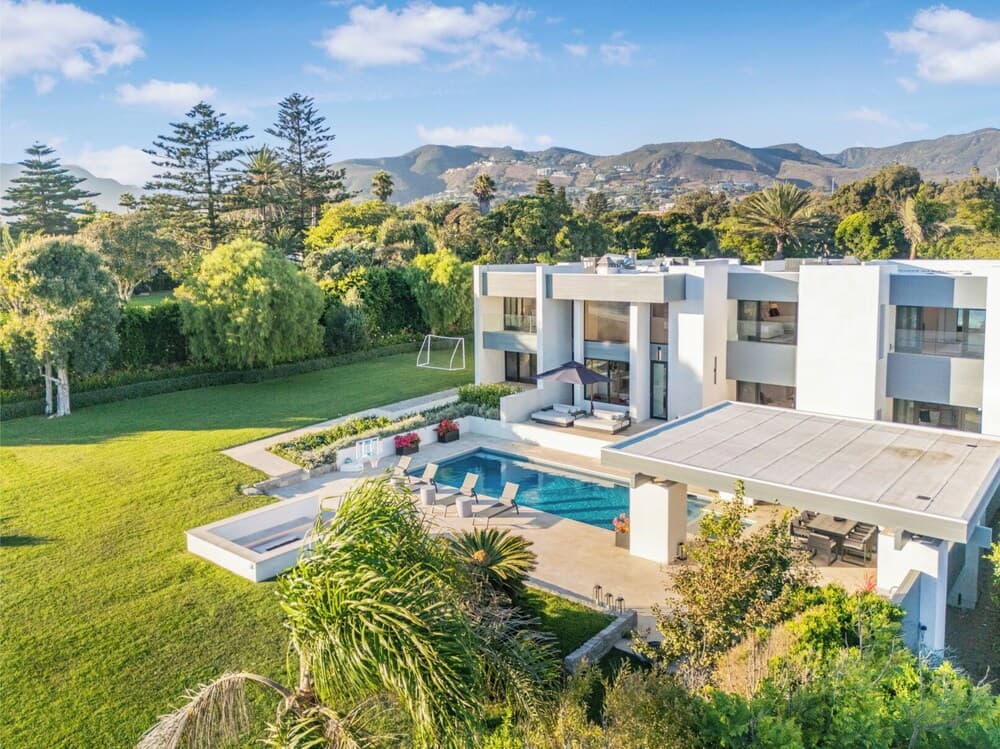 Malibu Masterpiece in the Making - Image 41