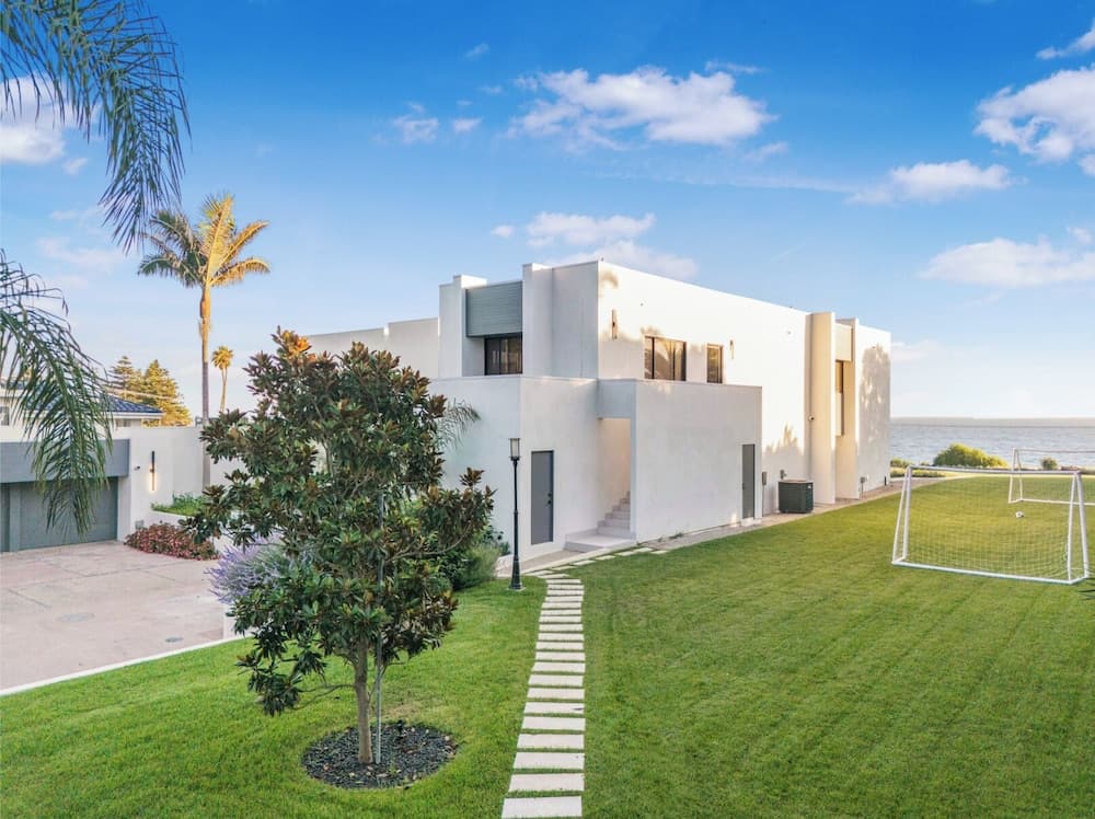 Malibu Masterpiece in the Making - Image 49