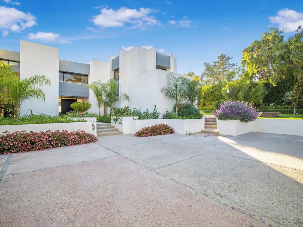 Malibu Masterpiece in the Making - Image 50