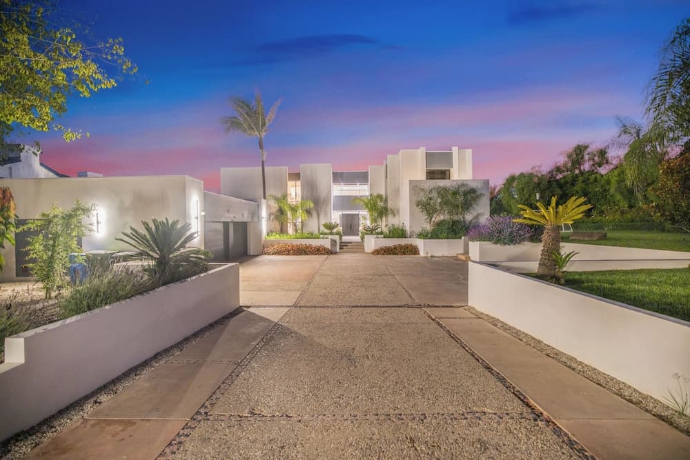 Malibu Masterpiece in the Making - Image 54