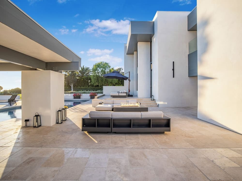 Malibu Masterpiece in the Making - Image 61