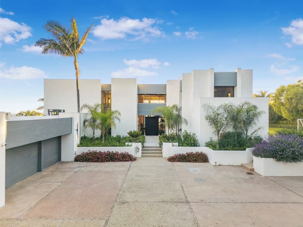 Malibu Masterpiece in the Making - Image 64