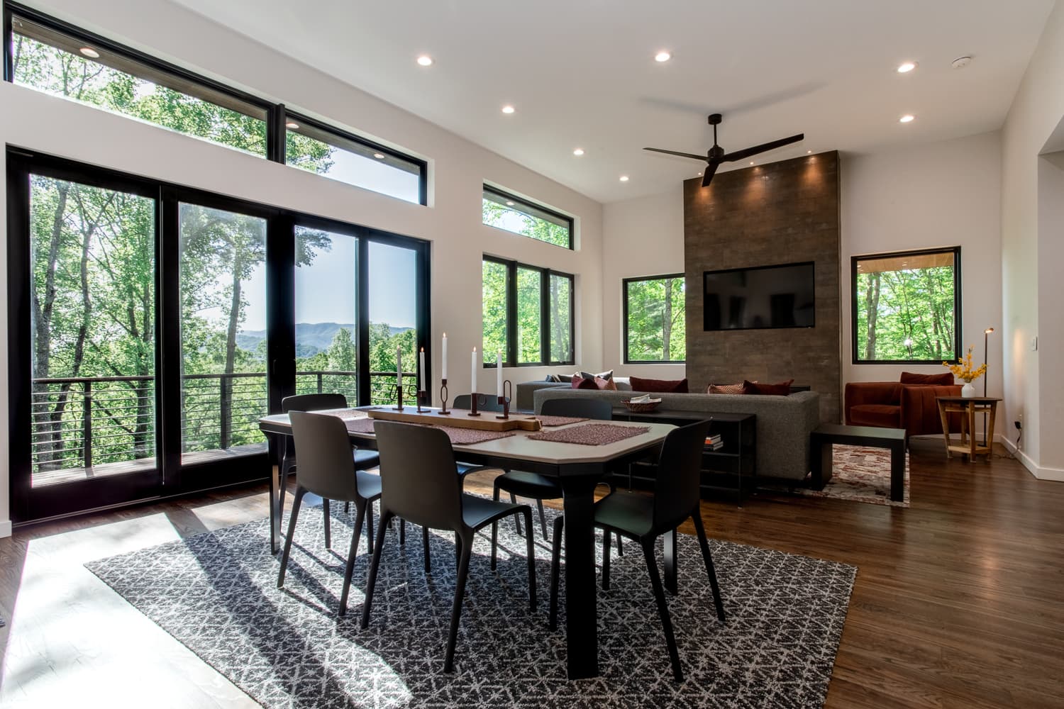 Mountain to Sea Modern - Image 11