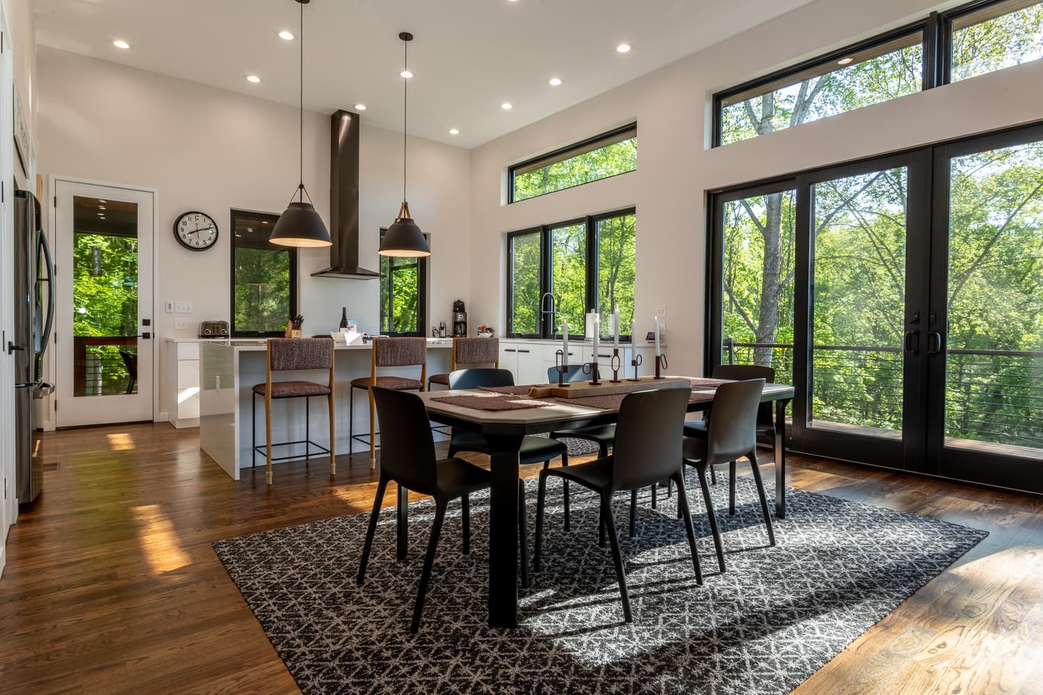 Mountain to Sea Modern - Image 12