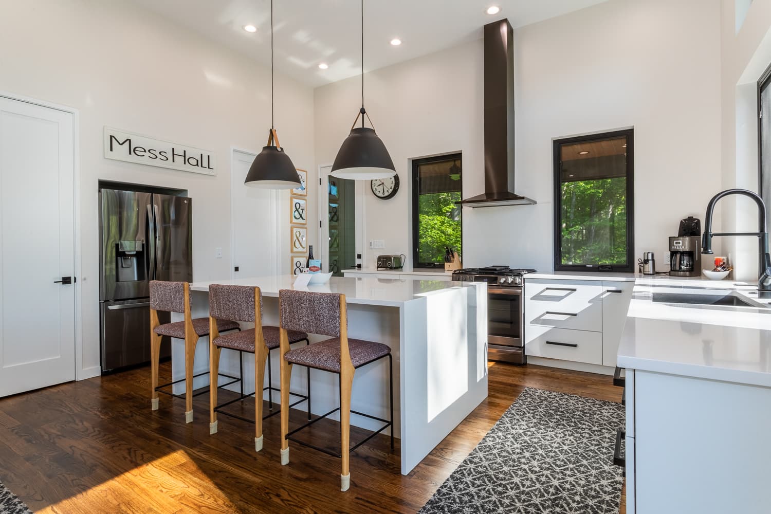 Mountain to Sea Modern - Image 15