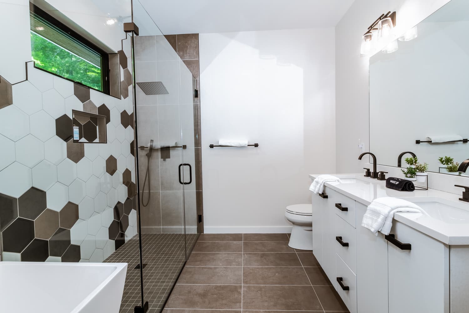 Mountain to Sea Modern - Image 27