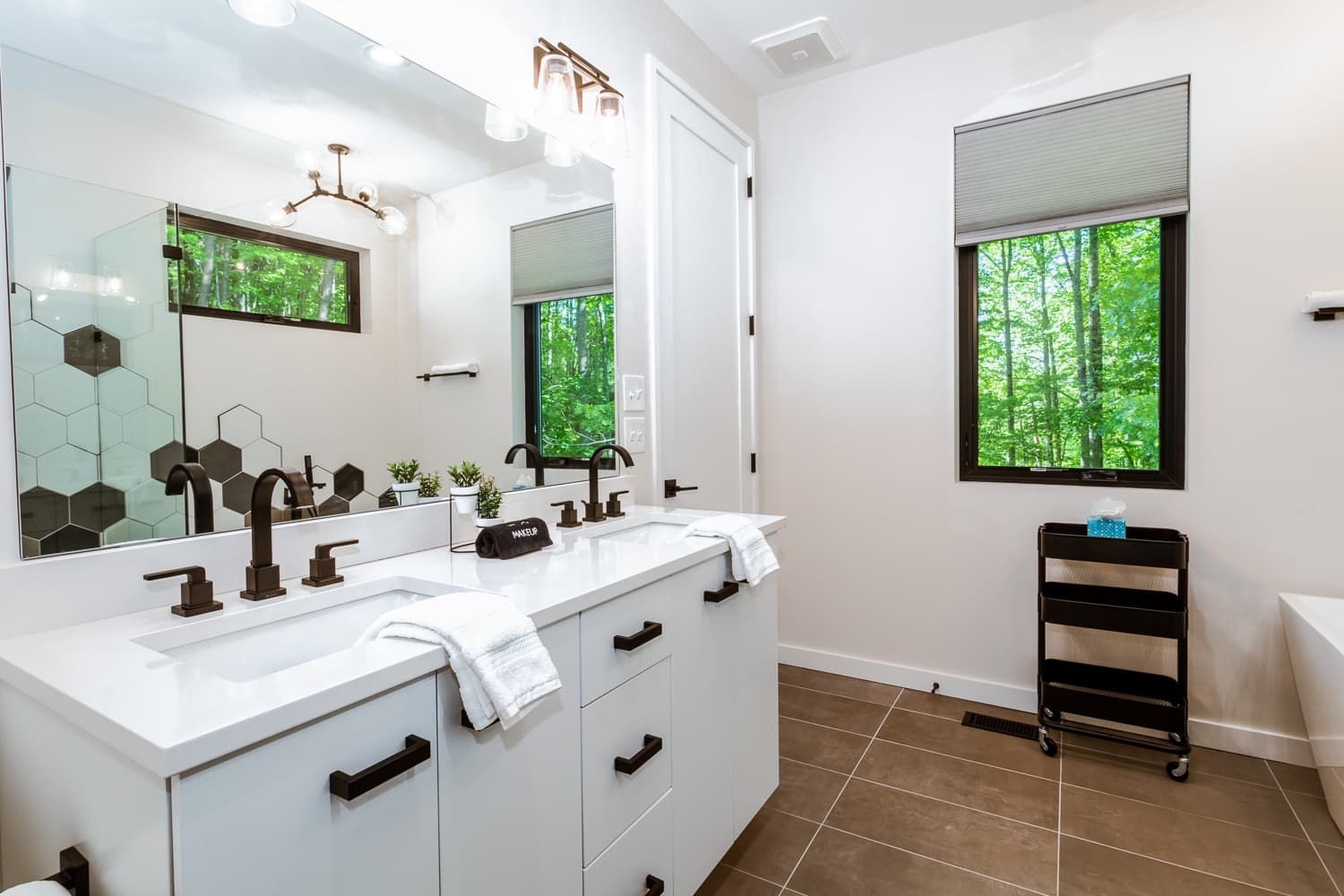 Mountain to Sea Modern - Image 29