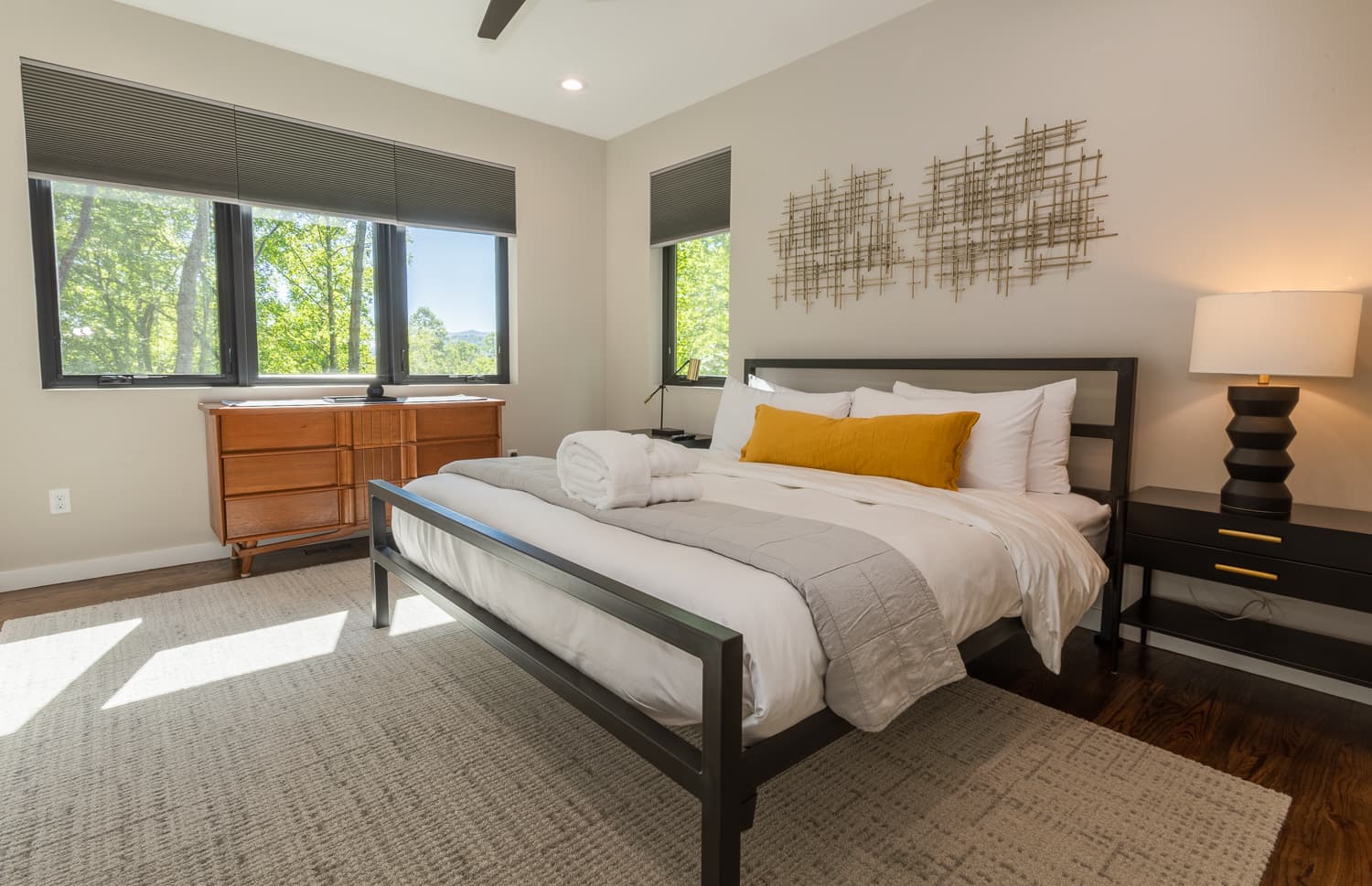 Mountain to Sea Modern - Image 34