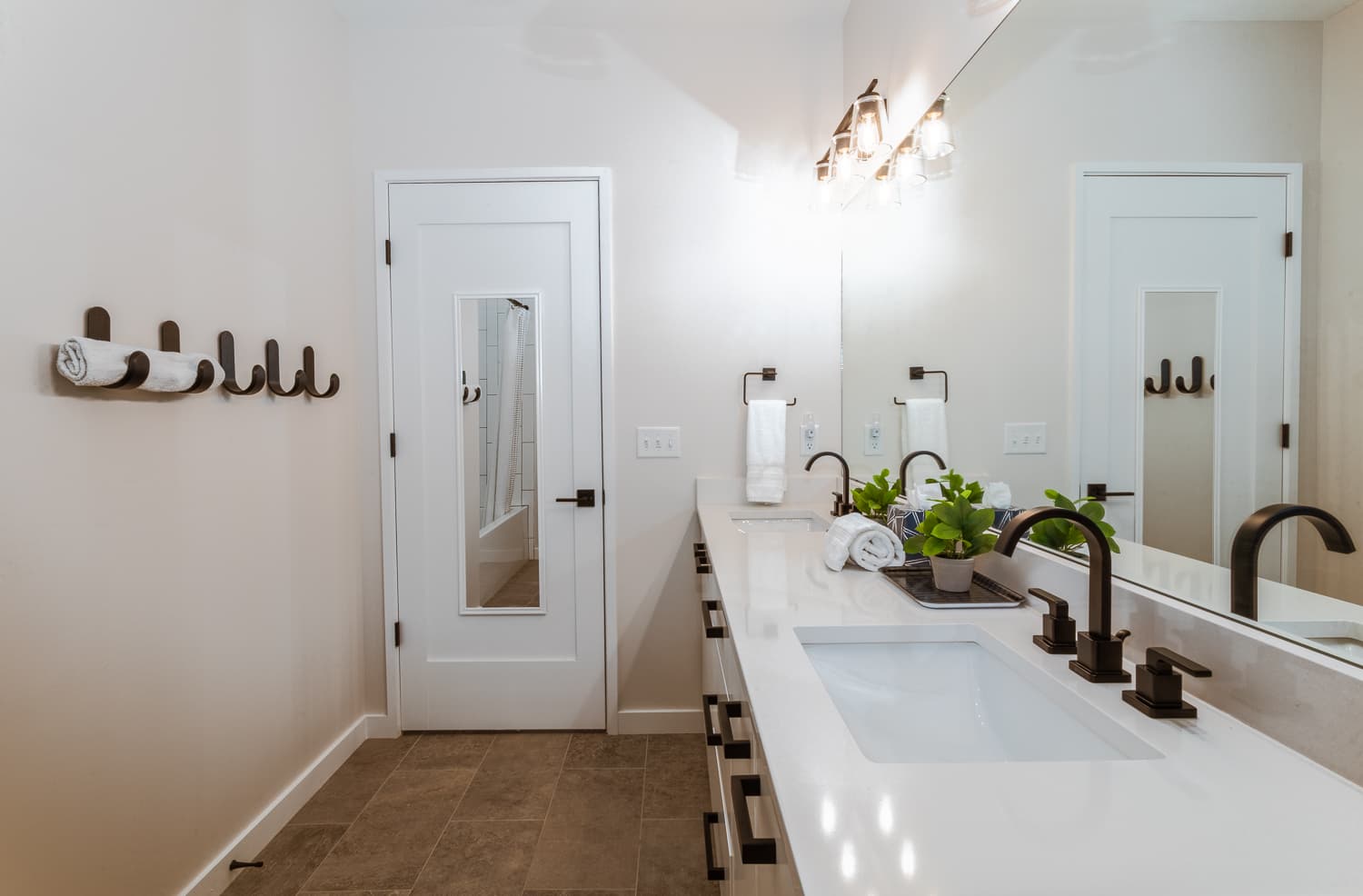 Mountain to Sea Modern - Image 41